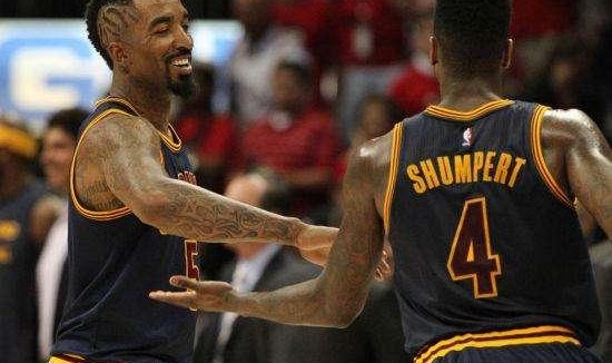 nba投注- 瓦蓝关键补篮，骑士险胜尼克斯保前八  